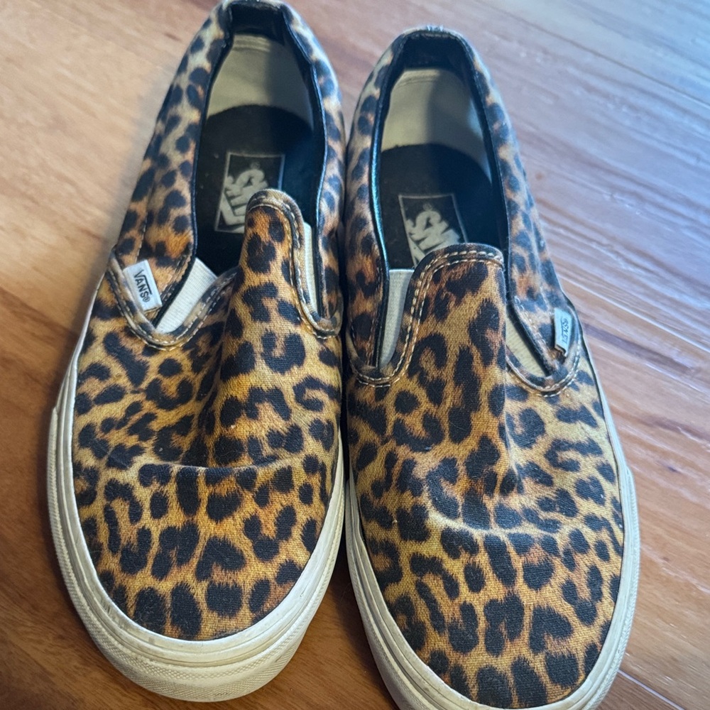 Vans womens 9.5 Leopard Slip-On Sneakers